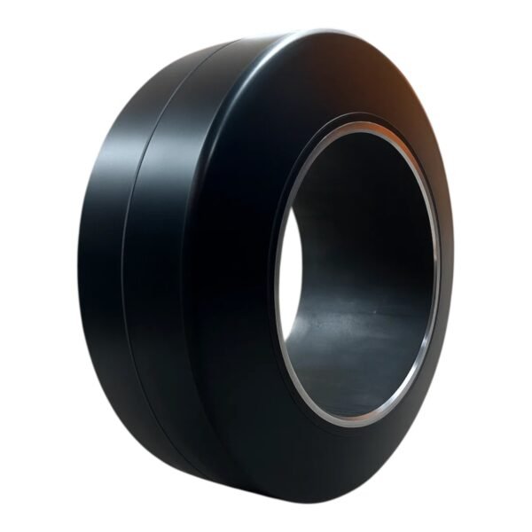 Photoroom_20250818_111101 LLANTA 13 X 4 1/2 X 8 POLY NEGRA SUPERIOR